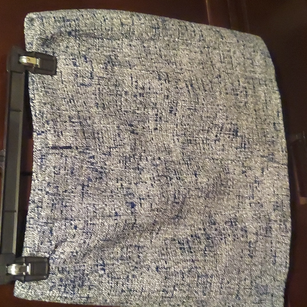 Size 4 Joe Fresh Twill Mini Skirt - Picture 2 of 2